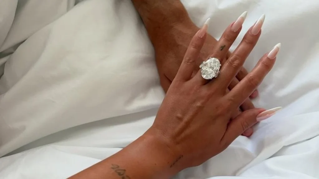 Georgina Rodriguez Tampilkan Cincin Tunangan Mewah dari Cristiano Ronaldo